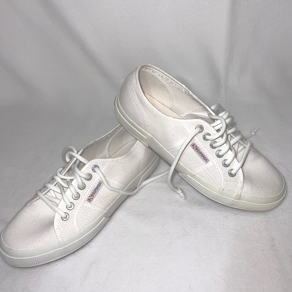 White 2750 Supergo Cotu classic sneaker like new